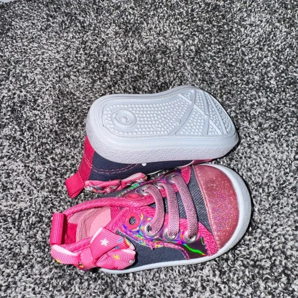 Nike baby Shoes, Uggs and other high class shoes - Picture 5 of 7